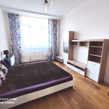 Гната Хоткевича вул. (Червоногвардійська), 12