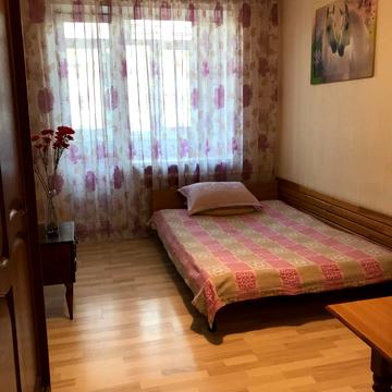 Будівельників вул., 3