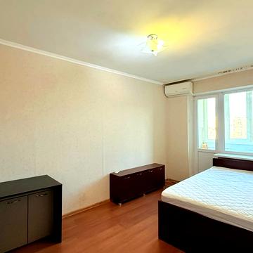 Романа Шухевича просп. (Генерала Ватутіна), 24-Б