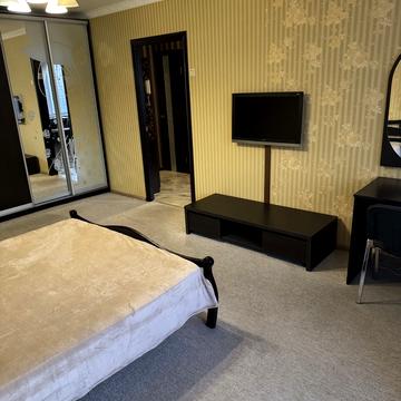 Чеська вул., 4