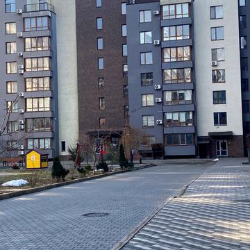 Чехова вул., 1/2