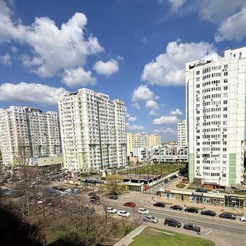 Владислава Бувалкіна вул. (Бочарова Генерала), 73