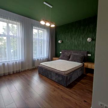 Івана Франка вул., 73