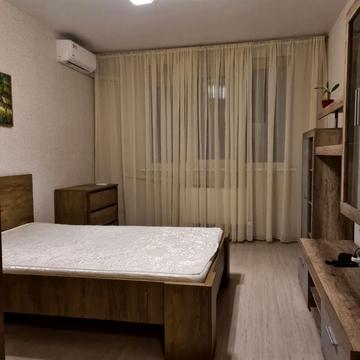 Михайла Грушевського вул., 30в