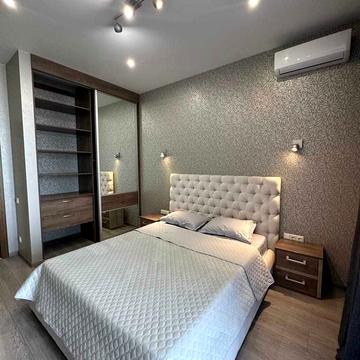 Джона Маккейна вул. (Івана Кудрі), 7