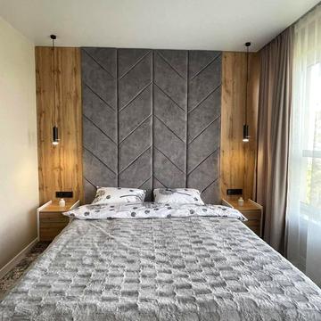 Пасічна вул., (Будинок 1)