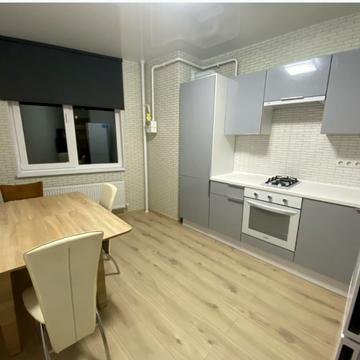 Яблунева вул., 11