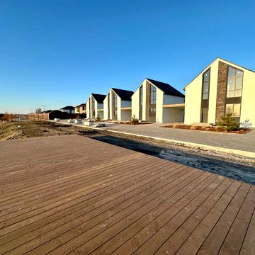 Джерельна, 39