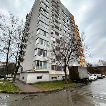 Святошинська вул., 35-А