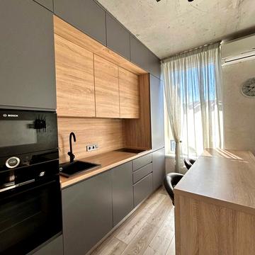 Салютна вул., 2к1