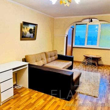 Павла Тичини просп., 6