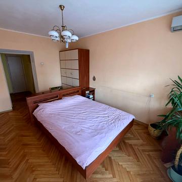 Тарасівська вул., 21