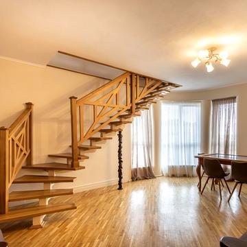 Європейська пл., (Будинок 1)