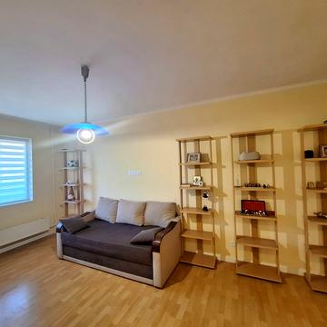 Бориспільська вул., 34