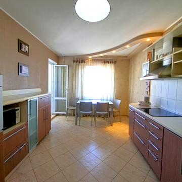 Тетянинська вул. (Леваневського), 9