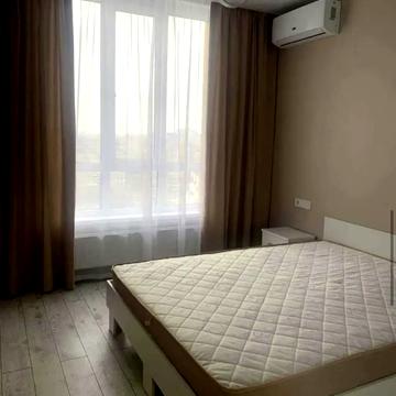 Каховська вул., 56