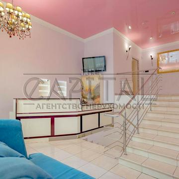 Володимира Івасюка просп. (Героїв Сталінграду), 4