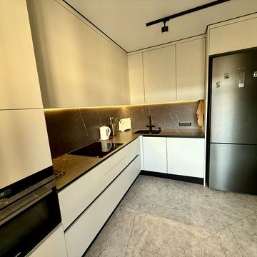 Героїв Крут вул., 4