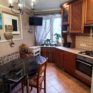 Нижній Вал вул., 41