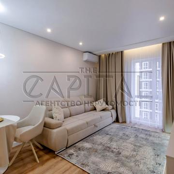 Максима Рильського вул., 7