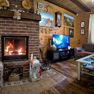 Центральна вул.