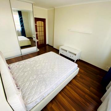 Володимира Івасюка просп. (Героїв Сталінграду), 13-А