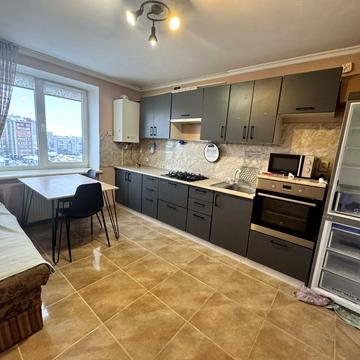 Глиняна вул., 16