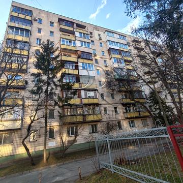 Академіка Доброхотова вул., 3