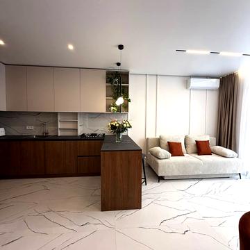 Володимира Навроцького вул., 4