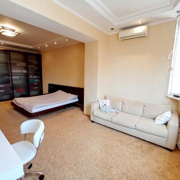 Володимира Івасюка просп. (Героїв Сталінграду), 4