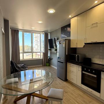 Каховська вул., 56