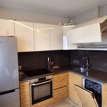 Драгоманова вул., 13/10