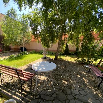 Академіка Корольова вул., 69