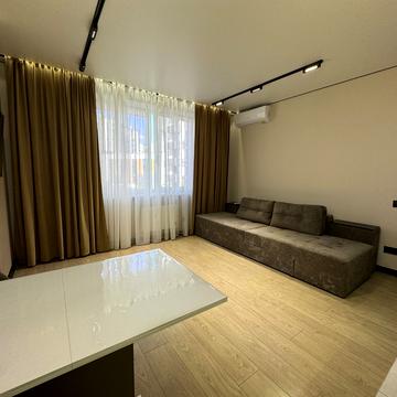 Героїв Небесної Сотні просп., (Будинок 20/10)