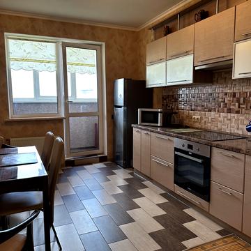 Героїв полку "Азов" вул. (Маршала Малиновського), 8