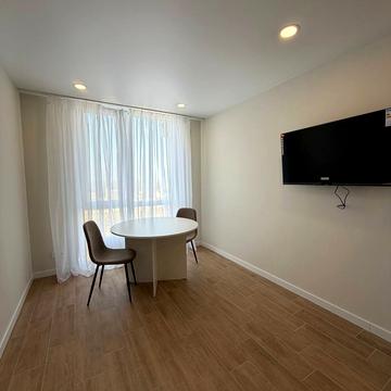 Олега Мудрака вул. (Генерала Наумова), 1-Б