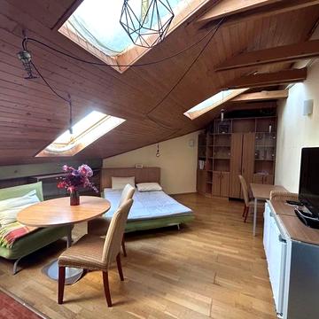 Братів Міхновських вул. (Московська), 8А