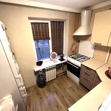 Новокримська вул., 8