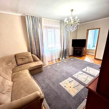 Героїв Крут вул. (Фурманова), 14