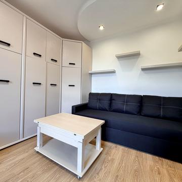 Олени Степанівни вул. (Ленінградська), 35