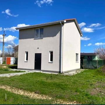 Вишнева вул.