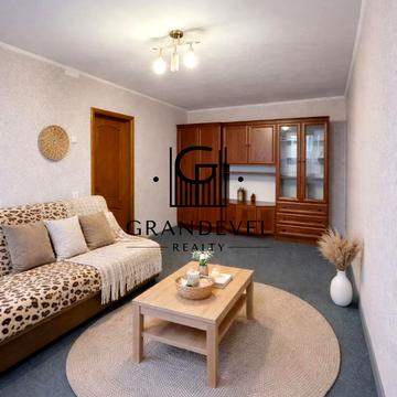 Прирічна вул., 19