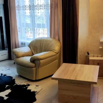 Академіка Глушкова просп., 9-В