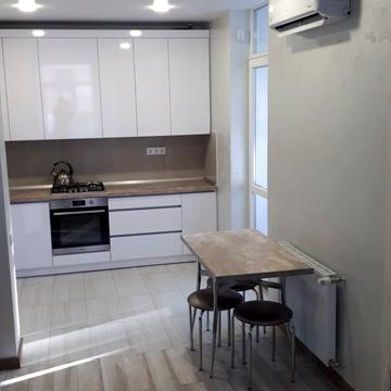 Володимира Великого вул. (Артема), 10-Б