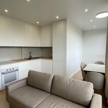 Салютна вул., 2к2