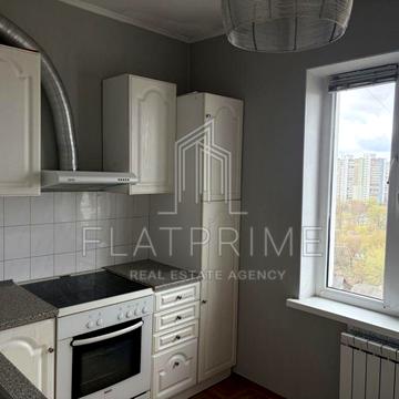 Чорнобильська вул., 24/26