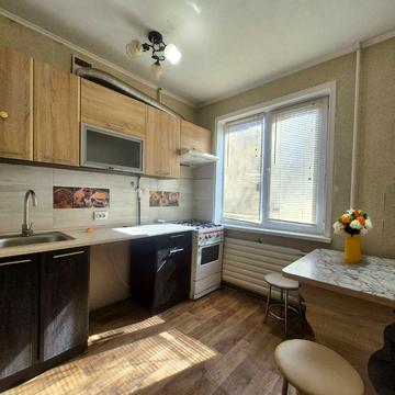 Космонавтів вул., 5А