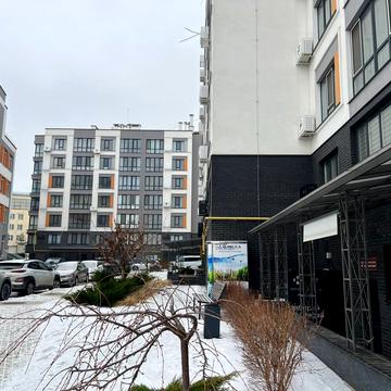 І. Богуна вул., 27-Б