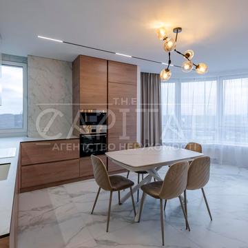 Ужгородський пров., 4/1