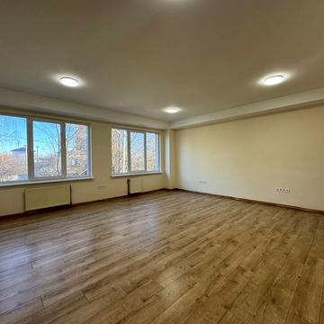 Нагірна вул., 4